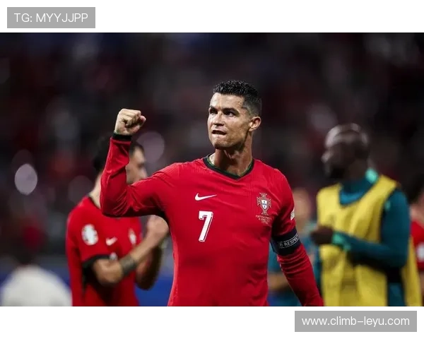 三大足球巨星引领的时代变革与传奇之路揭秘