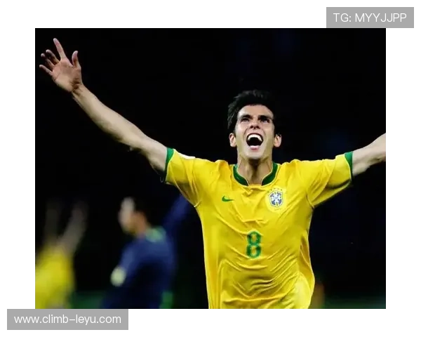 巴西足球巨星卡卡惊艳空降贵州 与球迷共享激情绿茵盛宴