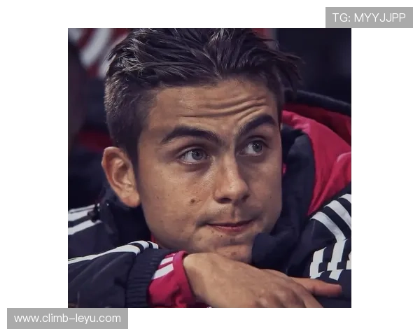 足球球星幸福家庭背后的故事 揭示他们事业与家庭的完美平衡 足球球星幸福家庭背后的故事 揭示他们事业与家庭的完美平衡